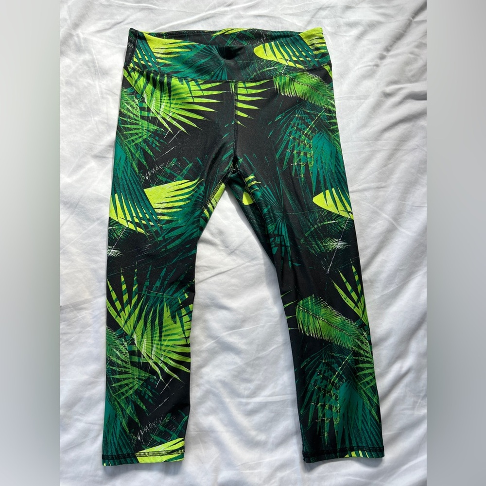 Green Leaf Print Size Medium Fabletics Leggings